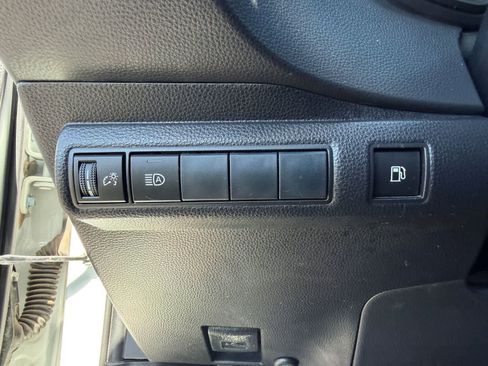 Used 2020 Toyota Corolla LE w/ Carpet Mat Package (TMS) FWD image 14