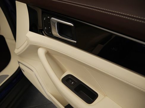 Certified 2023 Porsche Panamera 4S image 25