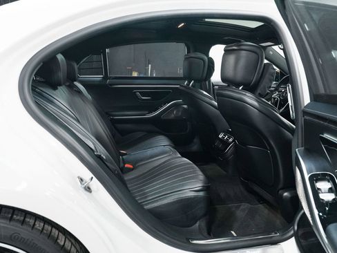 Used 2023 Mercedes-Benz S 500 4MATIC w/ AMG Line image 30
