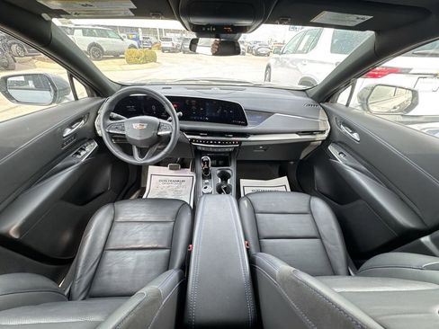 Used 2024 Cadillac XT4 Sport FWD image 13