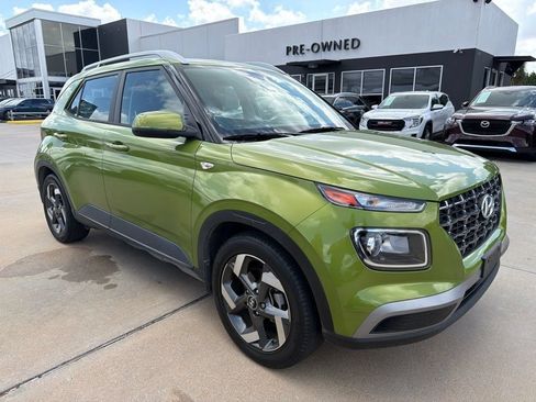 Used 2023 Hyundai Venue SEL FWD image 7