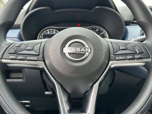 New 2025 Nissan Versa SV w/ Trunk Package FWD image 19
