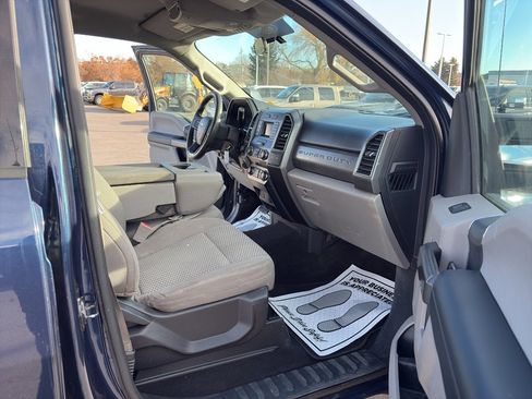 Used 2019 Ford F250 XLT w/ XLT Value Package image 23