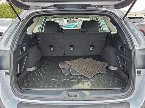 Used 2025 Subaru Outback AWD/4WD image 29