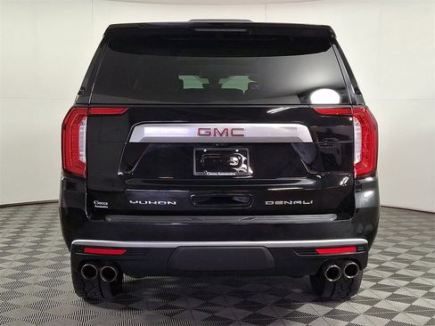 Used 2021 GMC Yukon Denali w/ Denali Ultimate Package image 8
