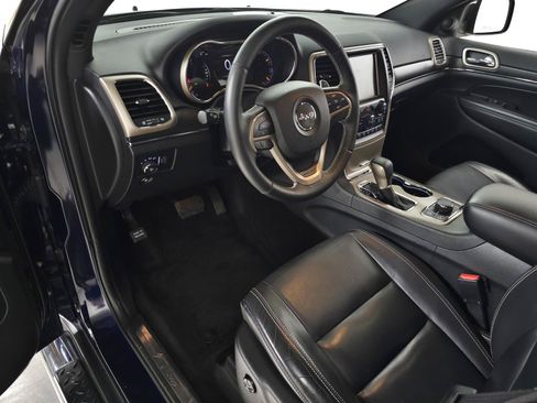 Used 2017 Jeep Grand Cherokee Limited AWD/4WD image 15