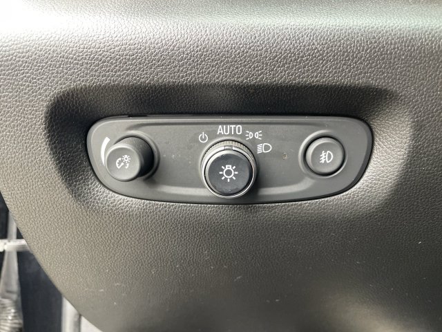 Used 2020 Chevrolet Traverse LT FWD image 34