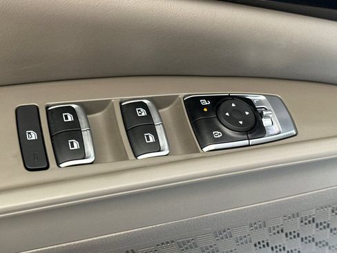 Used 2026 Kia Carnival LXS FWD image 12