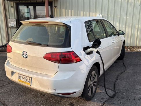 Used 2016 Volkswagen e-Golf SE image 10
