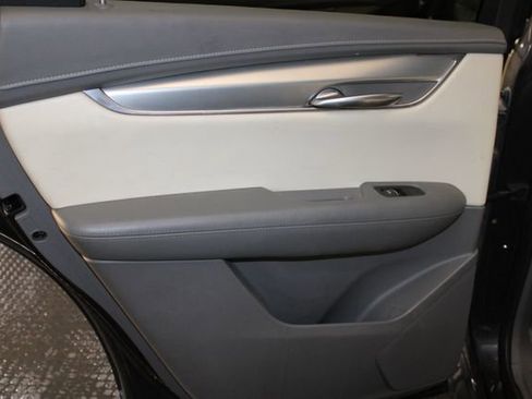 Used 2018 Cadillac XT5 Luxury w/ Driver Awareness Package AWD/4WD image 12