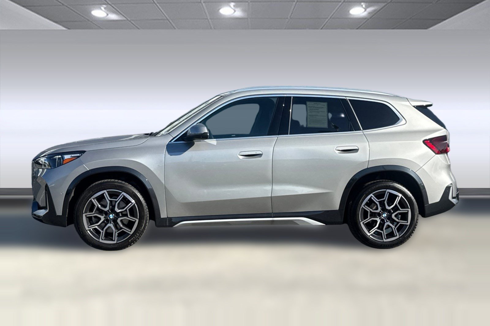 Used 2026 BMW X1 xDrive28i w/ Technology Package AWD/4WD image 2