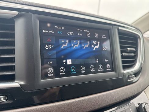 Used 2018 Chrysler Pacifica Touring Plus w/ Tire & Wheel Group image 18