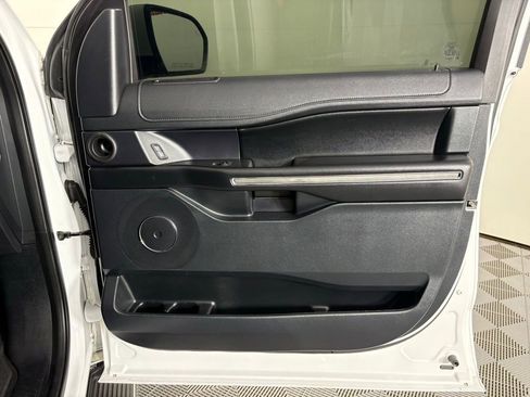 Used 2020 Ford Expedition XLT w/ Equipment Group 202A RWD image 41