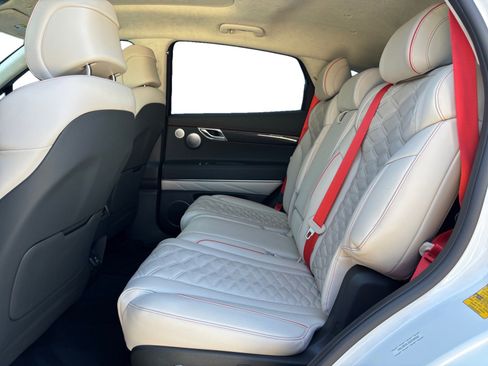 Used 2025 Genesis GV80 3.5T e-SC image 13