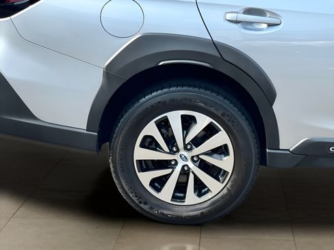 Used 2023 Subaru Outback Premium AWD/4WD image 38