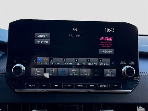 Used 2024 Mitsubishi Outlander SE image 16