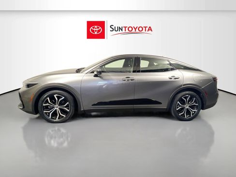 Used 2023 Toyota Crown AWD/4WD image 7