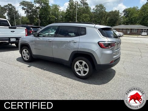 Used 2024 Jeep Compass Latitude AWD/4WD image 4