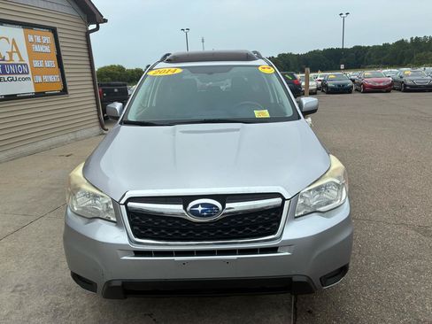 Used 2014 Subaru Forester 2.5i Premium AWD/4WD image 2