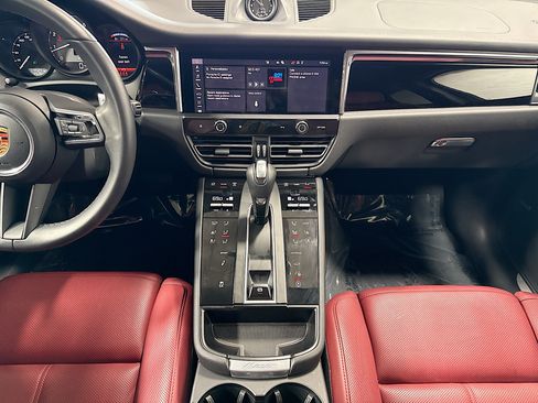 Certified 2026 Porsche Macan S AWD/4WD image 19