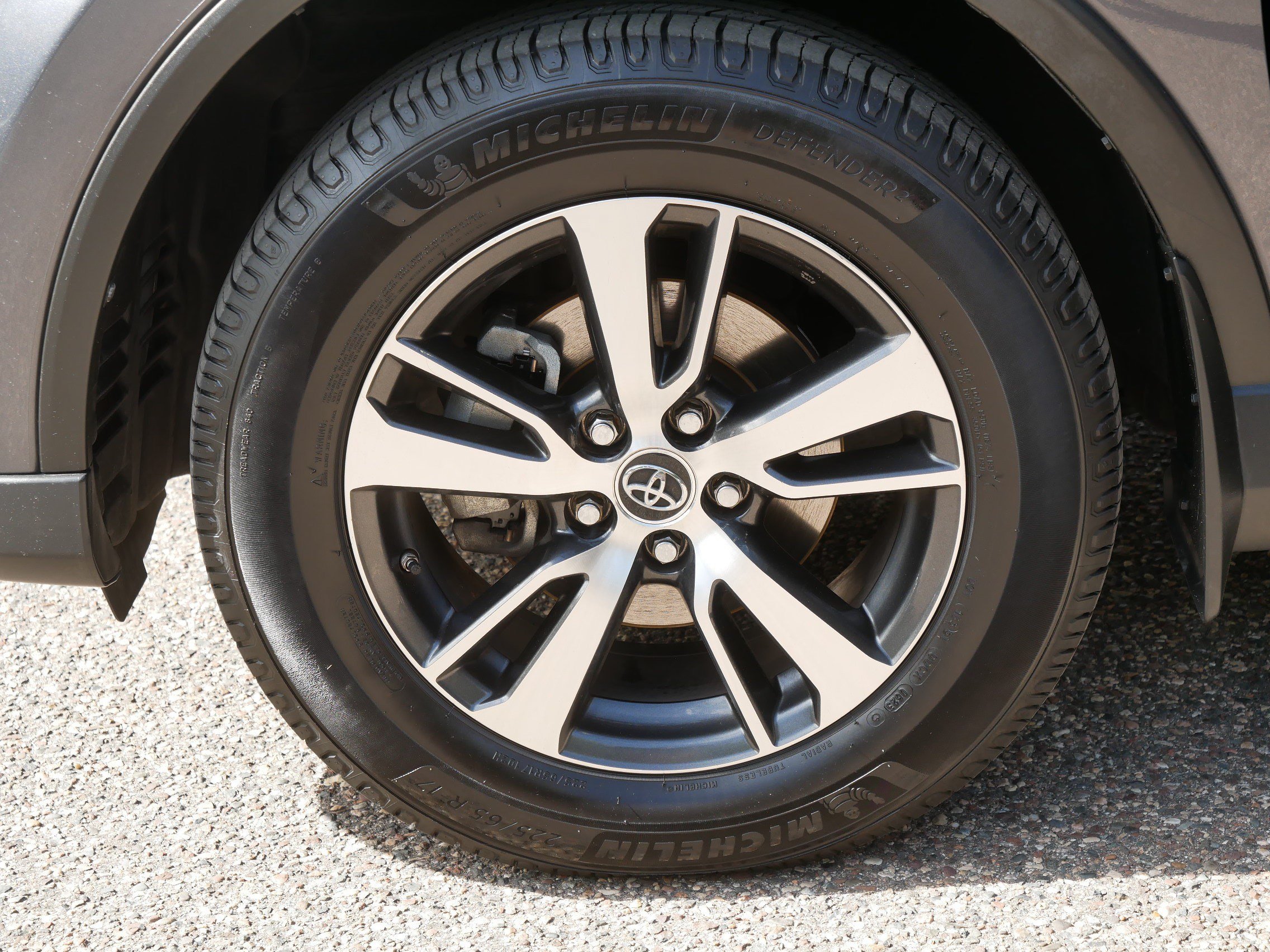 Used 2018 Toyota RAV4 XLE FWD image 15