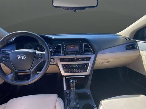 Used 2016 Hyundai Sonata SE FWD image 11