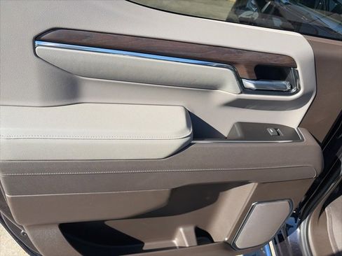 New 2026 GMC Sierra 1500 SLT image 12