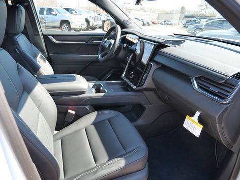 New 2026 GMC Acadia Elevation w/ Elevation Premium Package AWD/4WD image 27