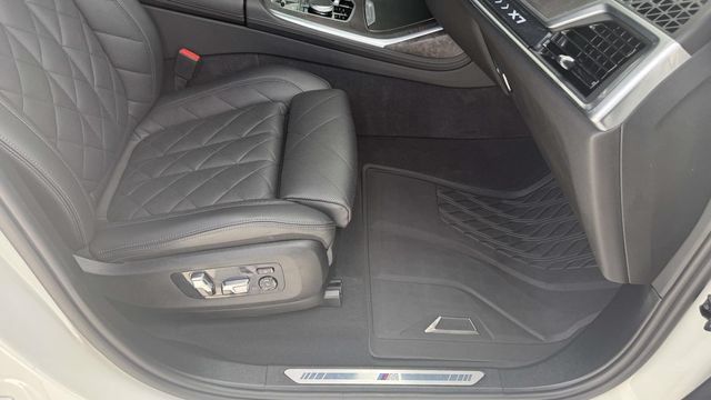 Used 2024 BMW X7 xDrive40i w/ M Sport Package AWD/4WD image 51