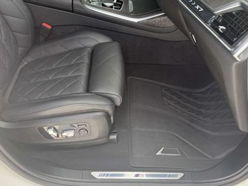 Used 2024 BMW X7 xDrive40i w/ M Sport Package AWD/4WD image 51