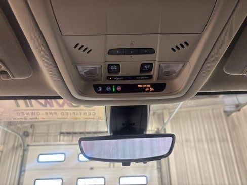 Used 2021 GMC Acadia Denali w/ Denali Technology Package image 21