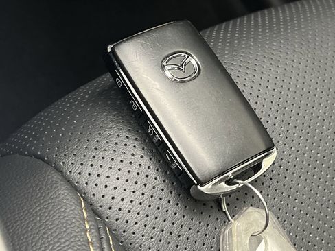 Certified 2025 MAZDA CX-90 Plug-In Hybrid w/Premium Sport image 31