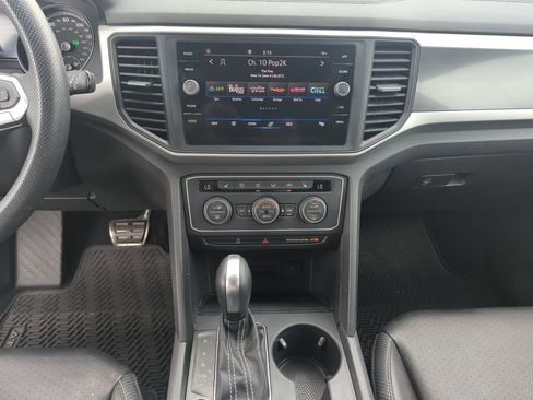Certified 2021 Volkswagen Atlas Cross Sport SE FWD image 25