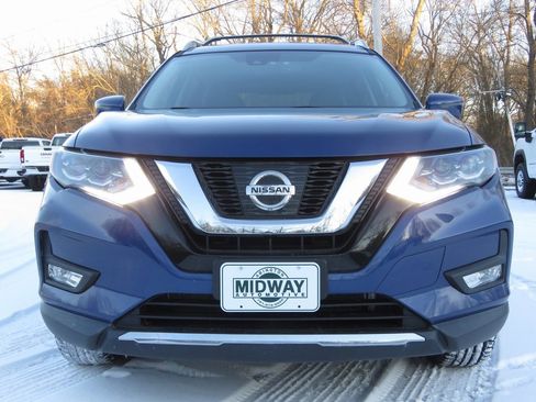 Used 2017 Nissan Rogue SL w/ SL Premium Package image 2