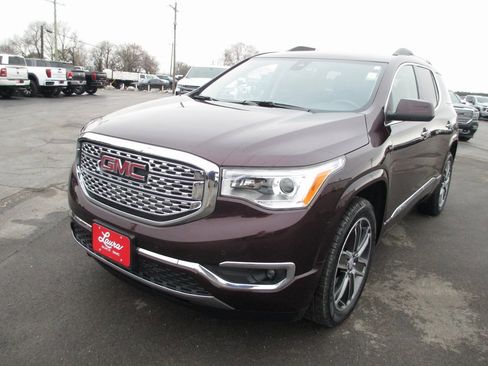 Used 2017 GMC Acadia Denali image 11