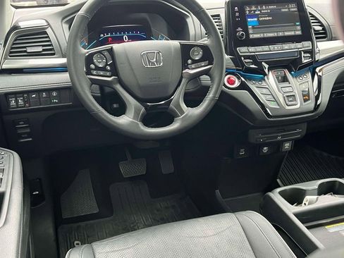 Used 2023 Honda Odyssey Elite image 12