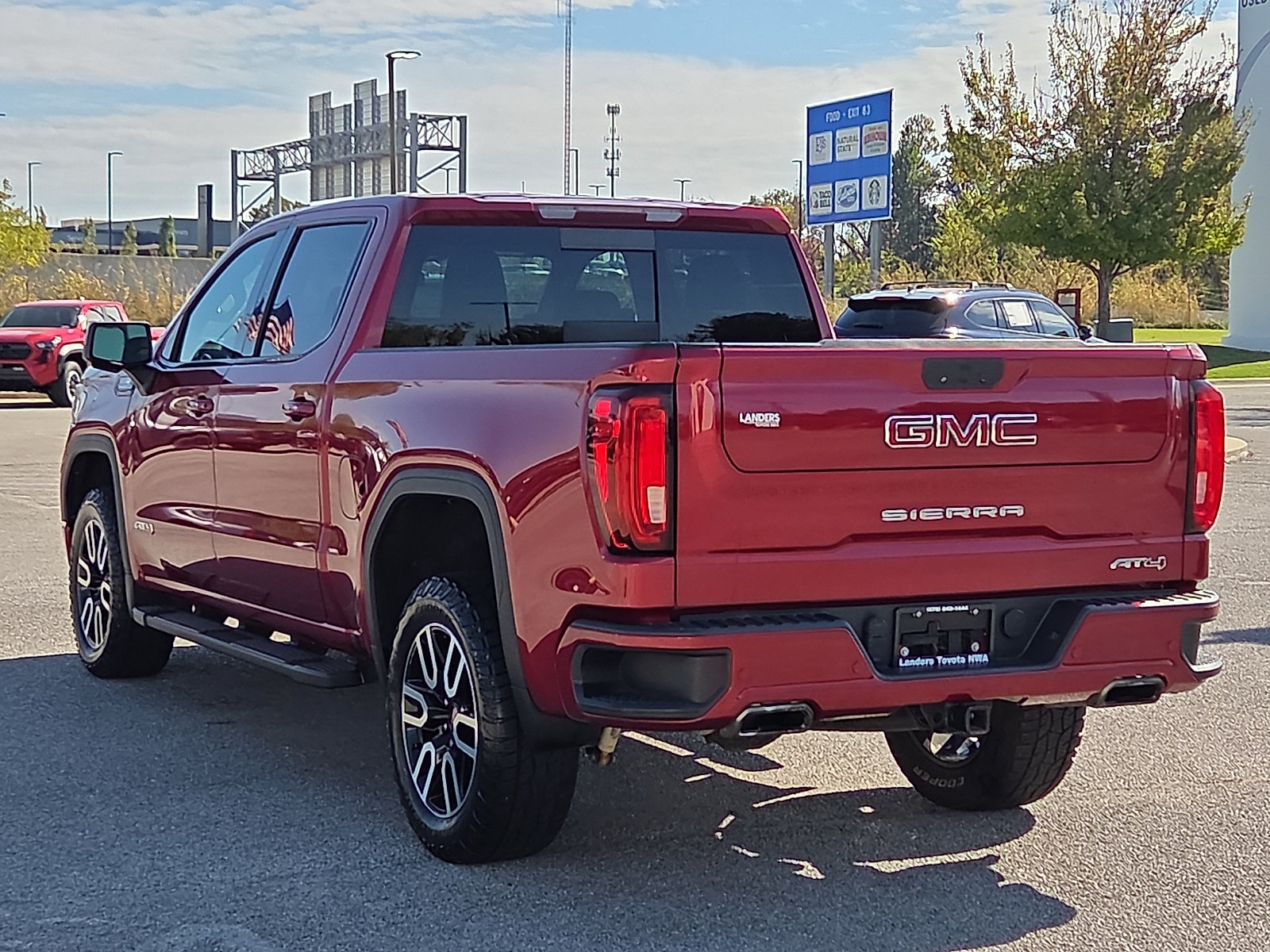 Used 2019 GMC Sierra 1500 AT4 w/ AT4 Premium Package AWD/4WD image 4