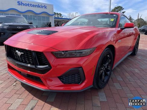 Used 2025 Ford Mustang GT image 1