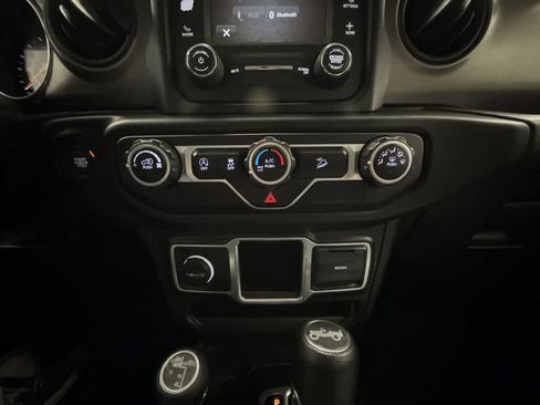 Used 2018 Jeep Wrangler Unlimited Sport AWD/4WD image 21