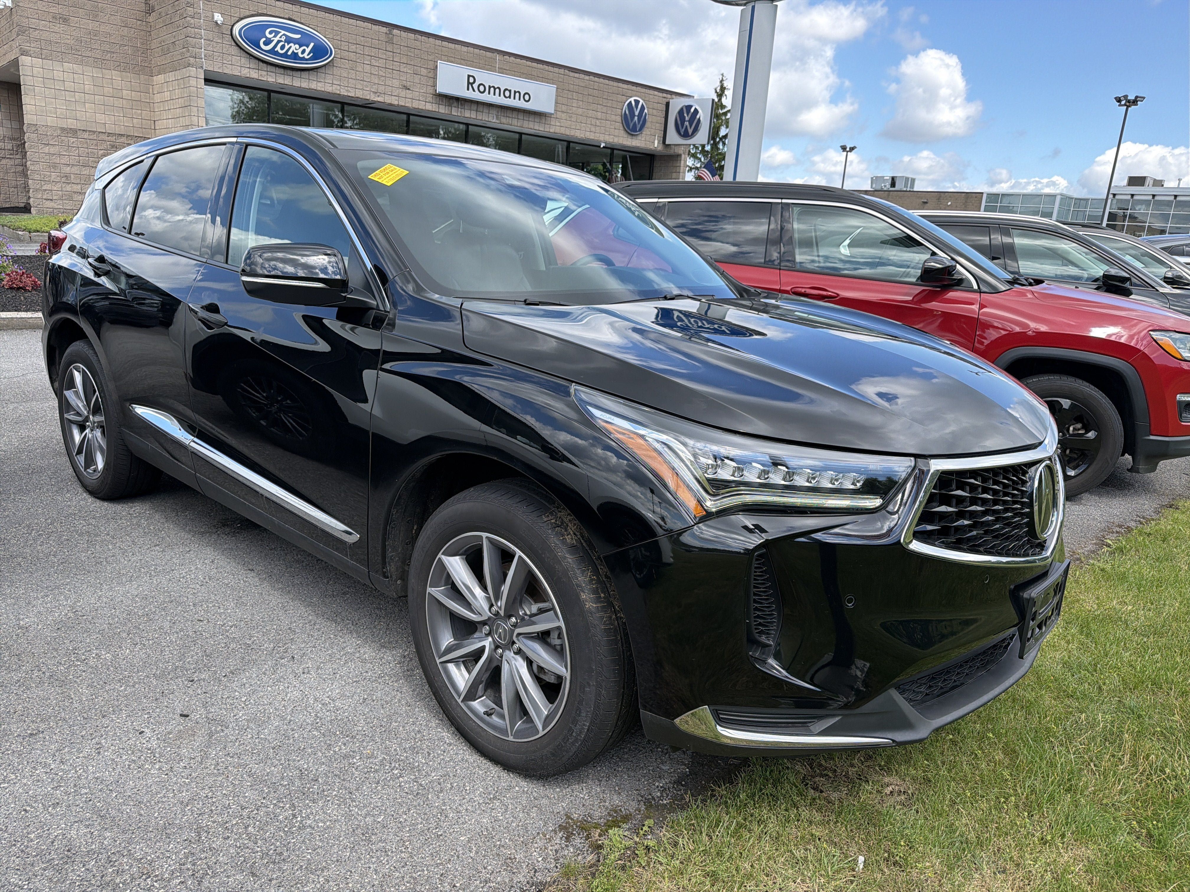 Used 2023 Acura RDX w/ Technology Package AWD/4WD image 2