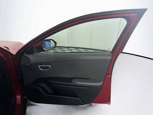 Used 2025 Kia K4 LXS image 30