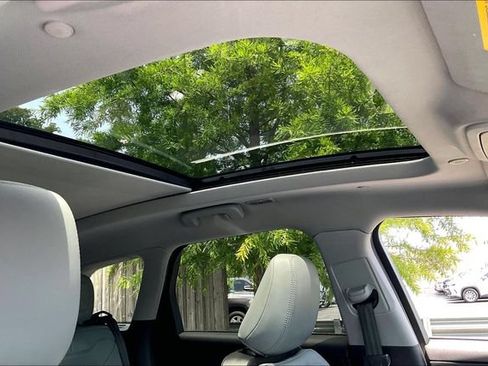Used 2022 Lincoln Corsair FWD w/ Premium Package image 22