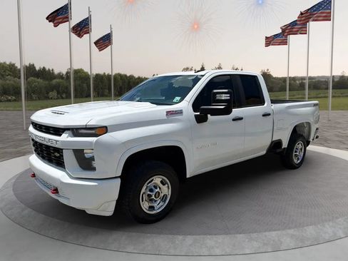 Used 2020 Chevrolet Silverado 2500 W/T w/ WT Convenience Package AWD/4WD image 2