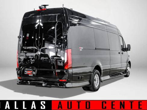 Used 2024 Mercedes-Benz Sprinter 3500 image 4