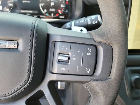 Used 2023 Land Rover Defender 110 V8 AWD/4WD image 20