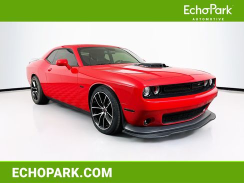Used 2016 Dodge Challenger R/T Scat Pack RWD image 1