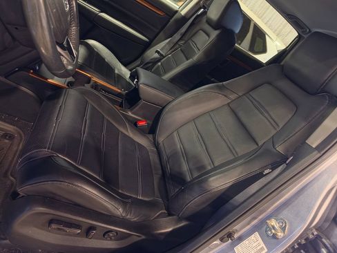 Used 2020 Honda CR-V Touring image 6
