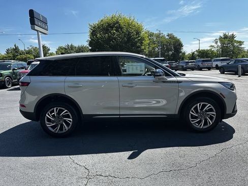 Certified 2024 Lincoln Corsair AWD w/ Equipment Group 101A image 4