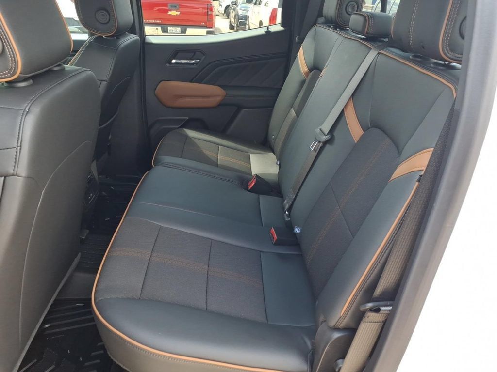 Used 2026 GMC Canyon AT4 AWD/4WD image 13