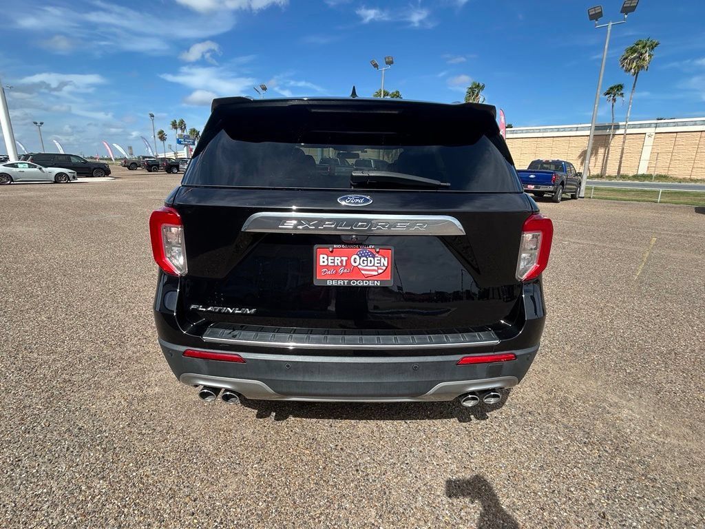 Used 2023 Ford Explorer Platinum w/ Equipment Group 601A RWD image 5